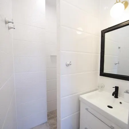 Modern Central With Free Parking Appartement